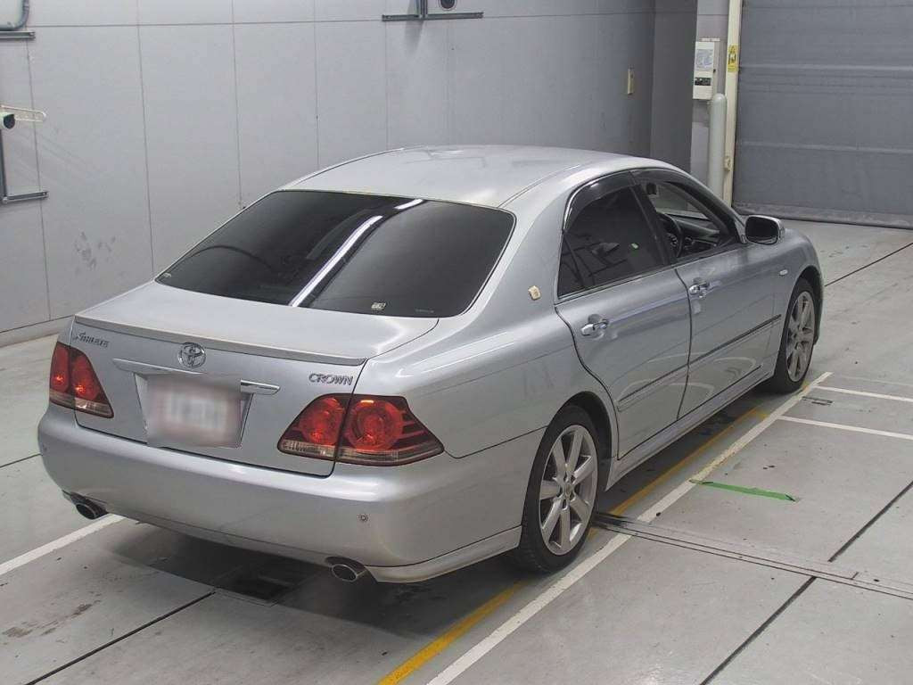 2007 Toyota Crown GRS180[1]