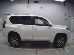 2018 Toyota Land Cruiser Prado