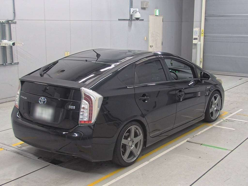 2012 Toyota Prius ZVW30[1]