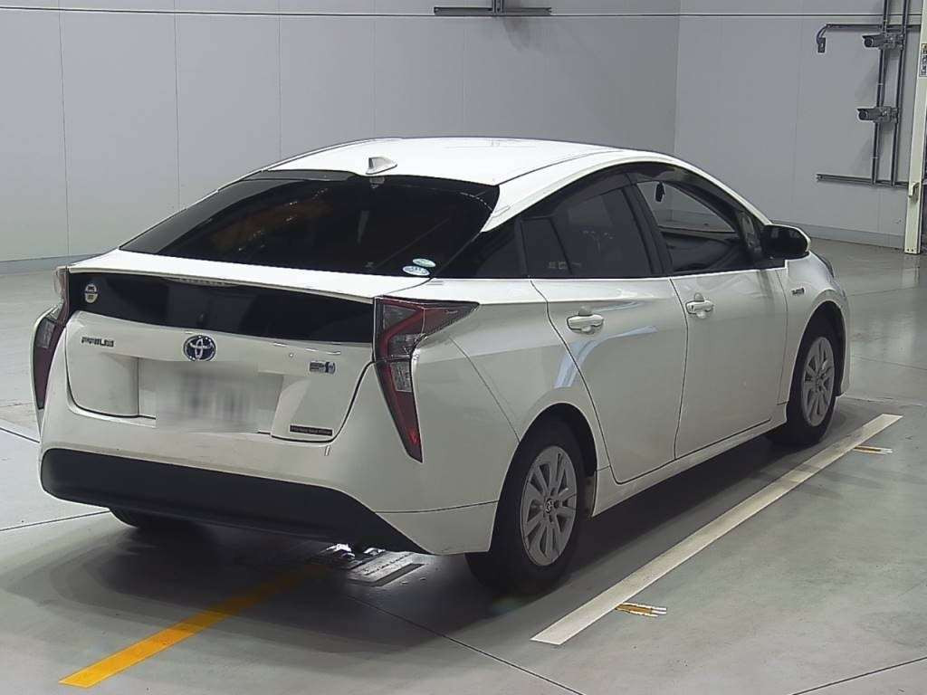 2018 Toyota Prius ZVW51[1]