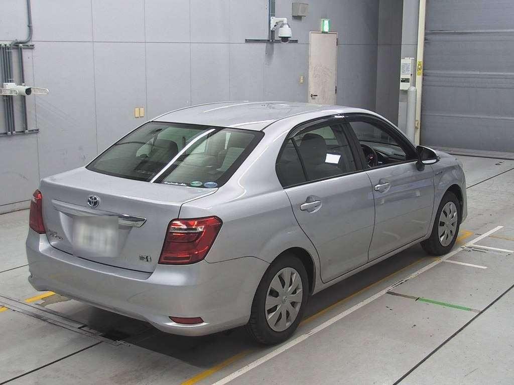 2016 Toyota Corolla Axio NKE165[1]