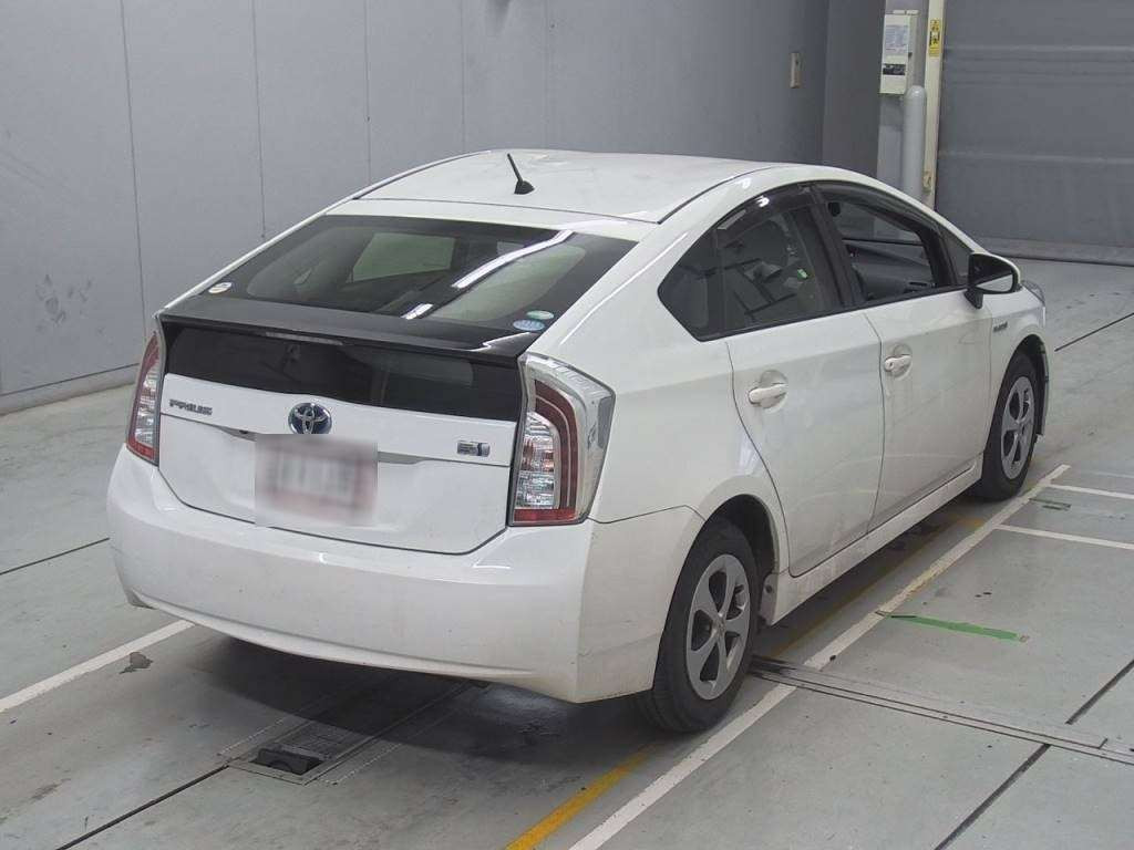 2015 Toyota Prius ZVW30[1]