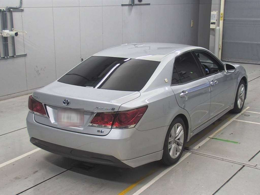 2013 Toyota Crown Hybrid AWS210[1]