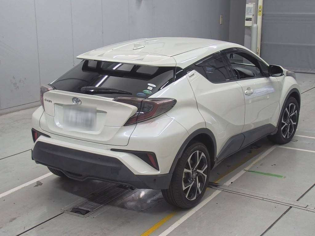 2017 Toyota C-HR NGX50[1]