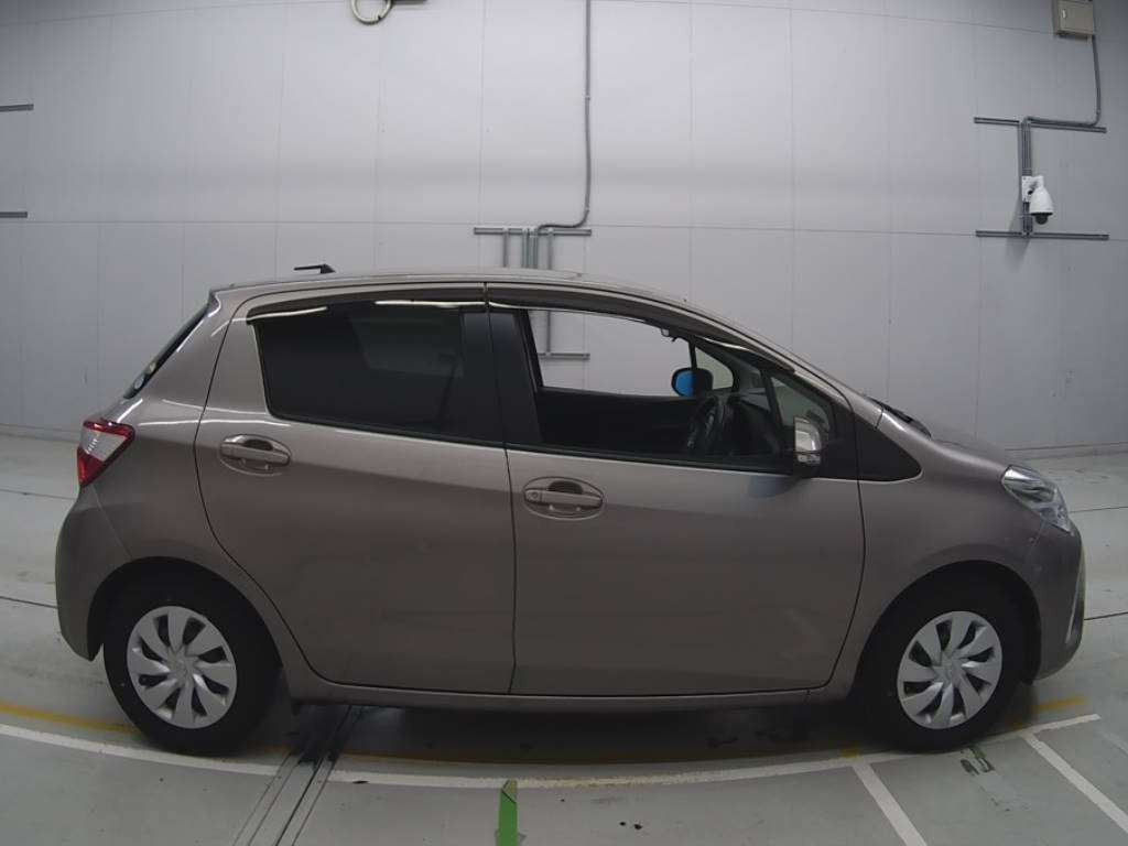 2018 Toyota Vitz NSP130[2]