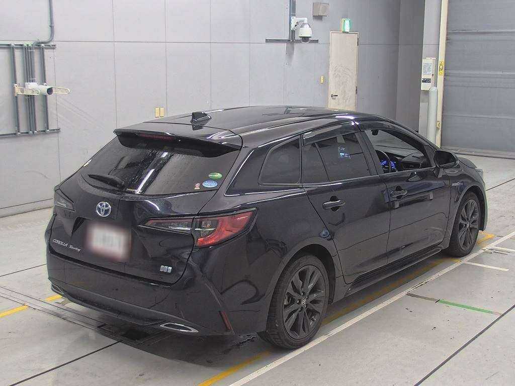 2019 Toyota Corolla Touring Wagon ZWE211W[1]