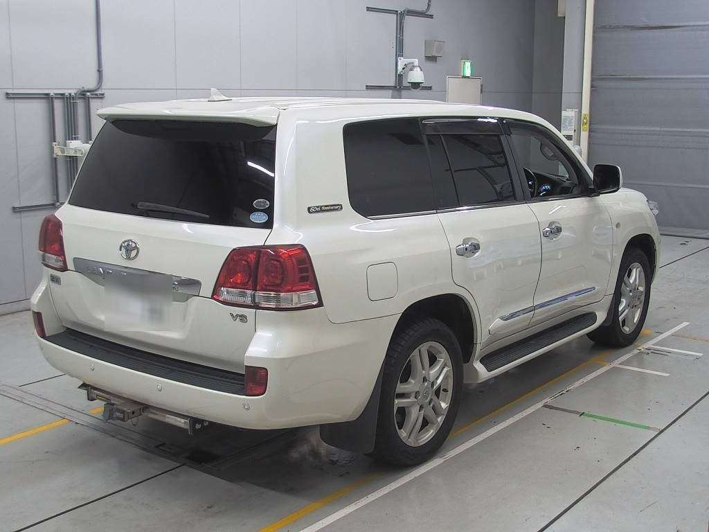 2011 Toyota Land Cruiser URJ202W[1]