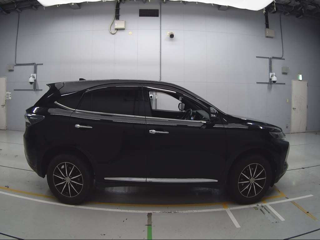 2016 Toyota Harrier ZSU60W[2]