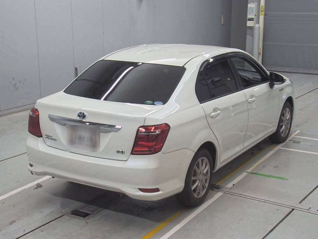 2015 Toyota Corolla Axio NKE165[1]