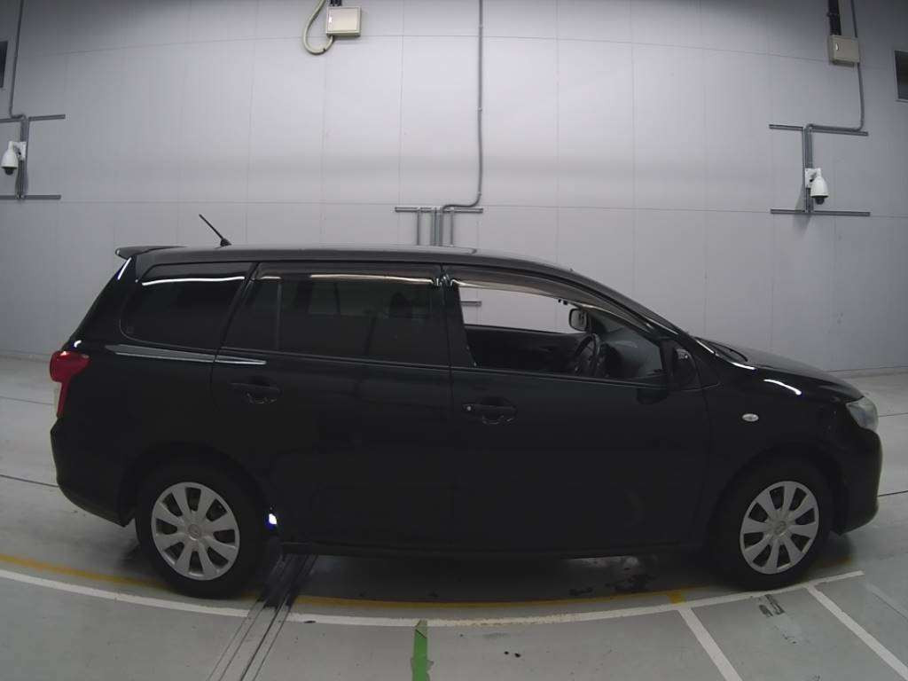 2012 Toyota Corolla Fielder NZE141G[2]