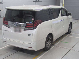 2015 Toyota Alphard Hybrid