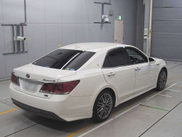 2014 Toyota Crown Hybrid