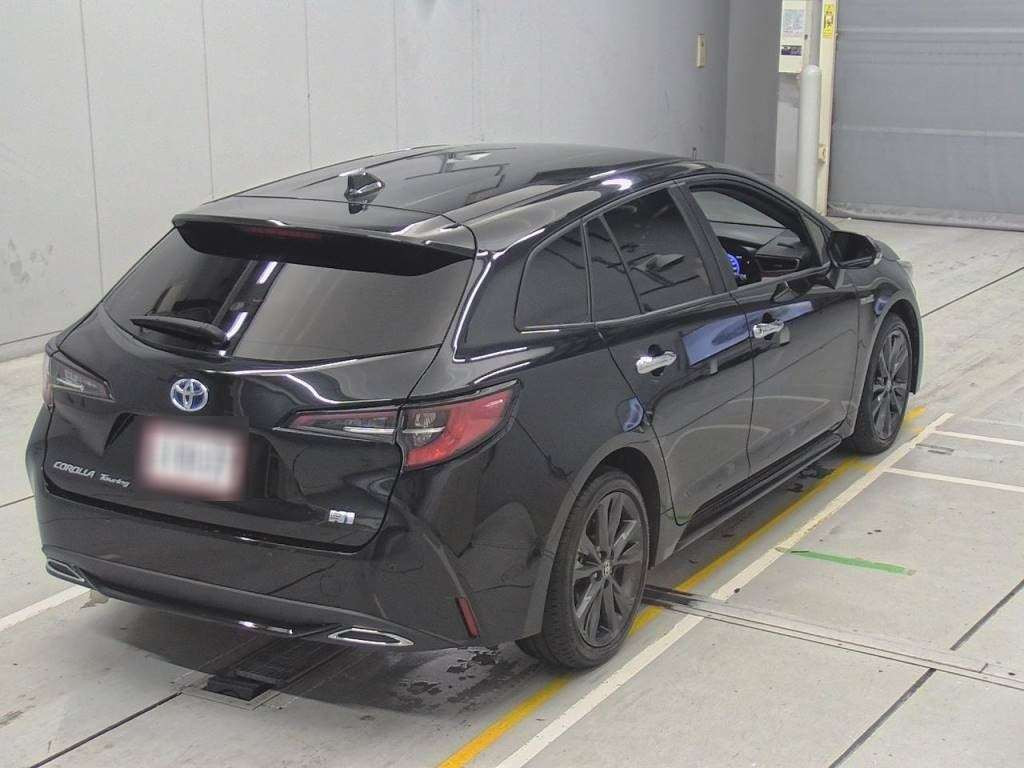 2019 Toyota Corolla Touring Wagon ZWE211W[1]