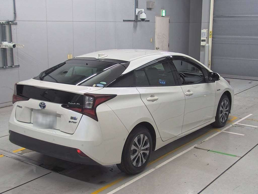 2019 Toyota Prius ZVW55[1]