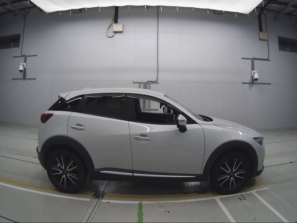 2017 Mazda CX-3 DK5FW[2]