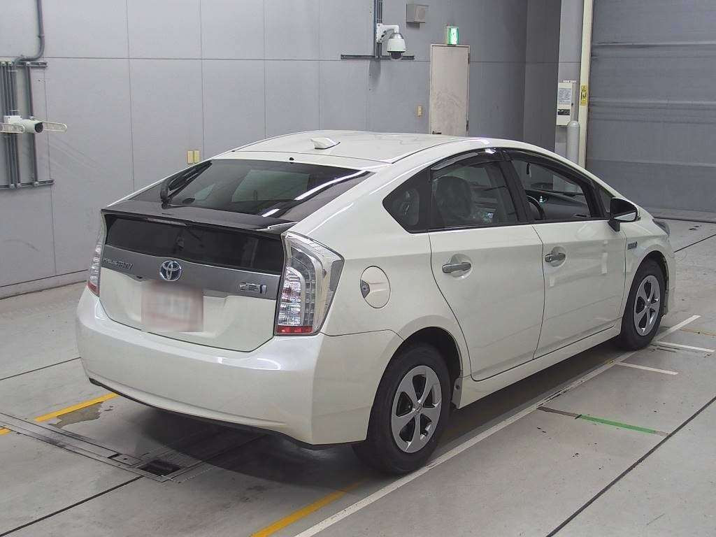 2012 Toyota Prius PHV ZVW35[1]