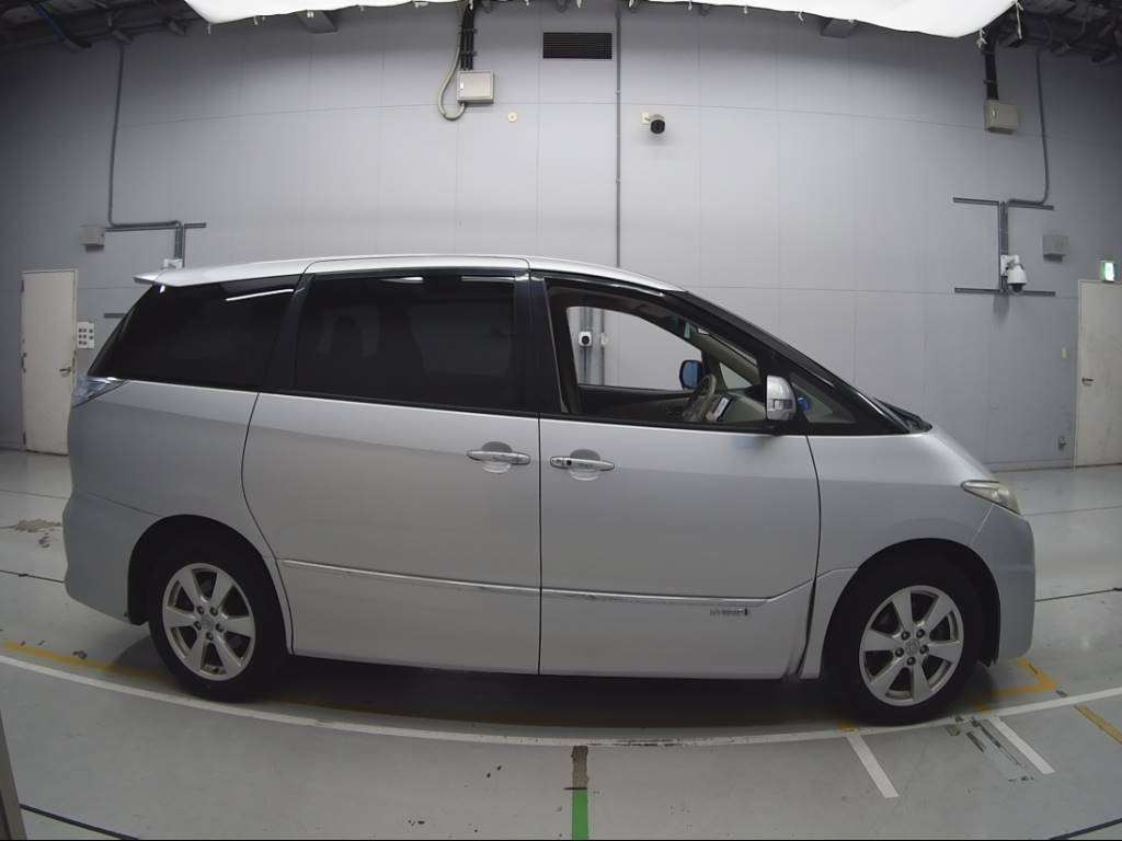 2011 Toyota Estima Hybrid AHR20W[2]