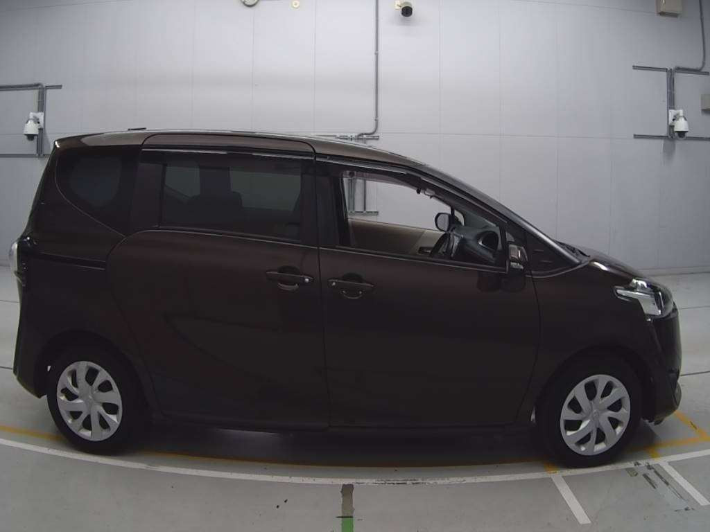 2016 Toyota Sienta NSP170G[2]