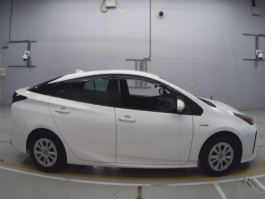 2019 Toyota Prius ZVW51[2]