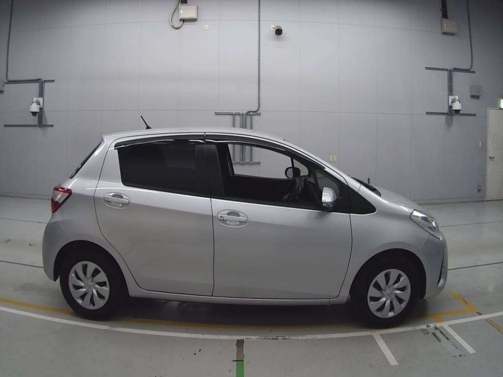 2018 Toyota Vitz NSP130[2]