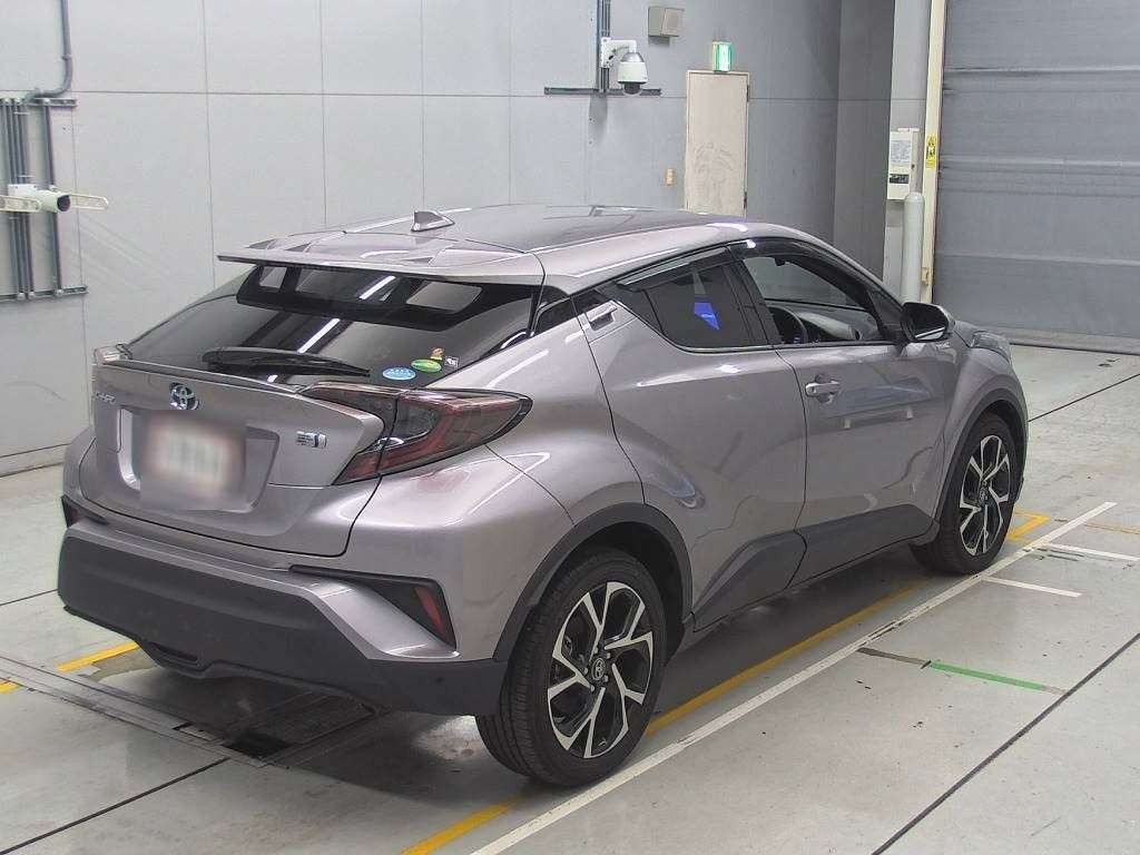 2017 Toyota C-HR ZYX10[1]