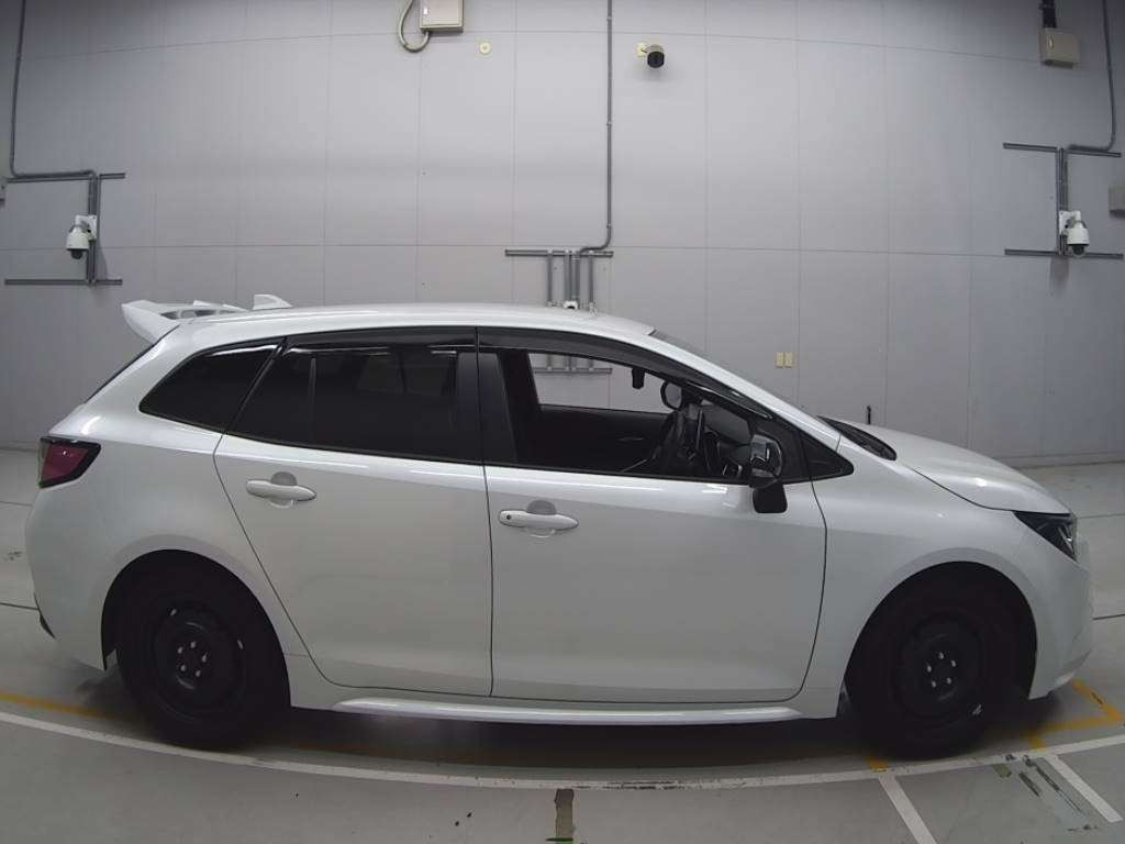 2022 Toyota Corolla Touring Wagon ZRE212W[2]