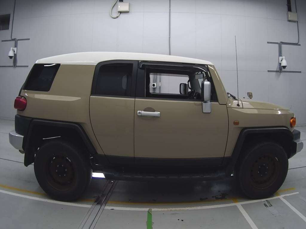 2016 Toyota FJ CRUISER GSJ15W[2]