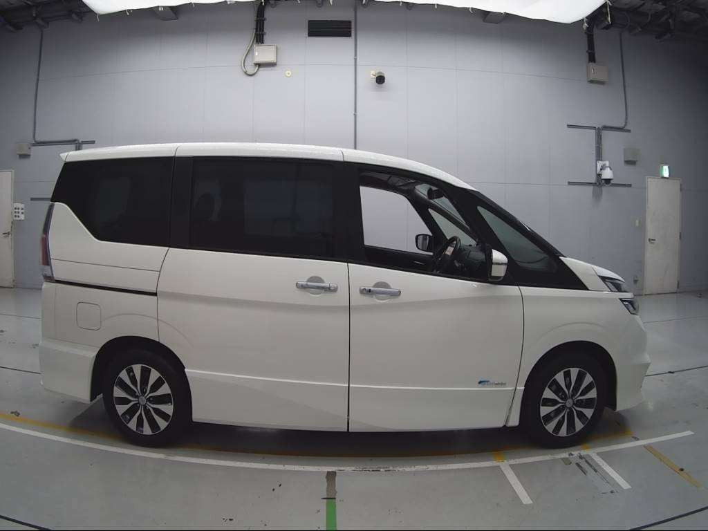 2017 Nissan Serena GFC27[2]