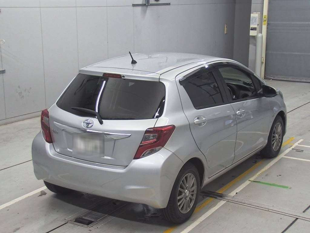 2014 Toyota Vitz NSP130[1]