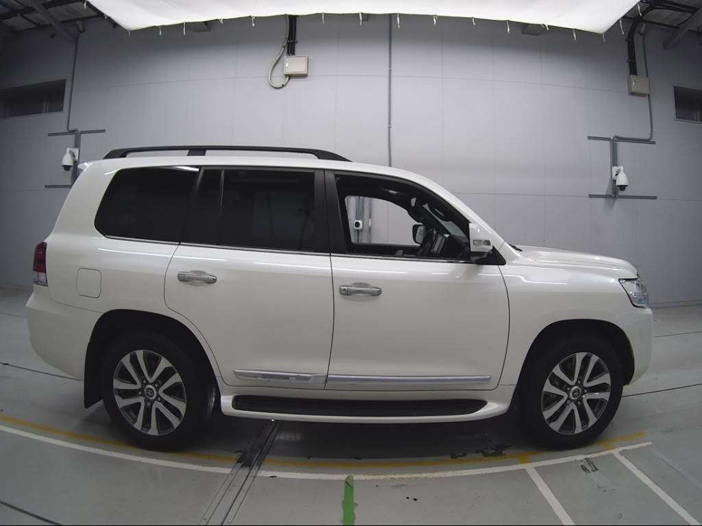 2019 Toyota Land Cruiser URJ202W[2]