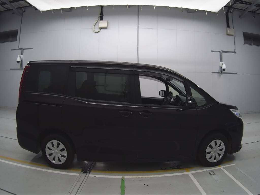 2015 Toyota Noah ZRR80G[2]