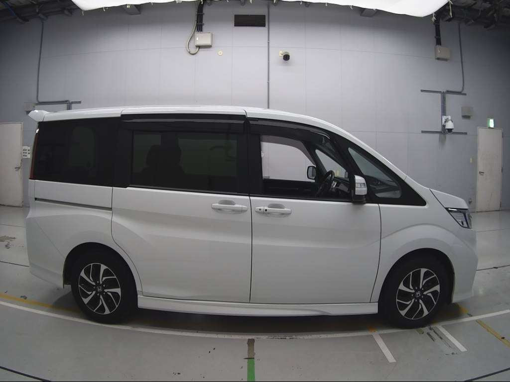 2021 Honda Step WGN Spada RP3[2]