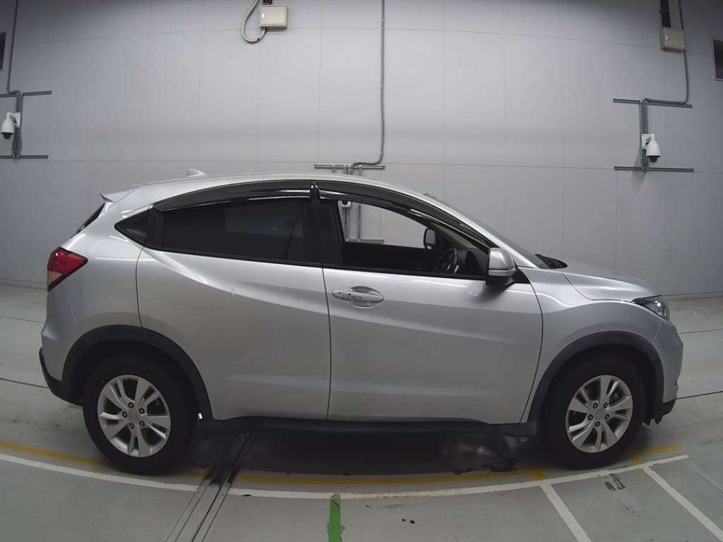 2015 Honda VEZEL RU1[2]