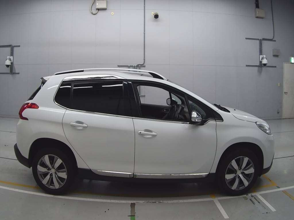 2015 Peugeot 2008 A94HM01[2]