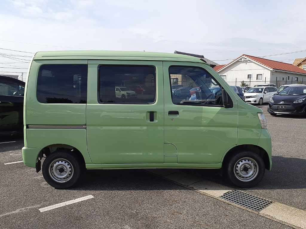 2017 Daihatsu Hijet Cargo S321V[2]