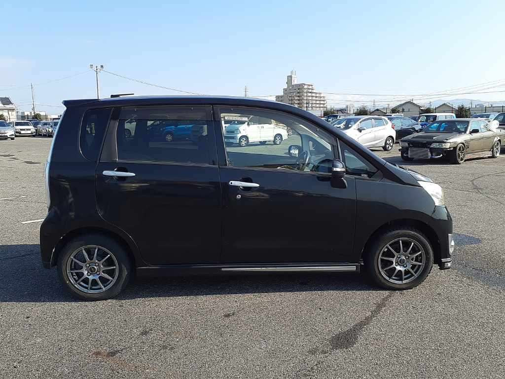 2011 Daihatsu Move LA100S[2]