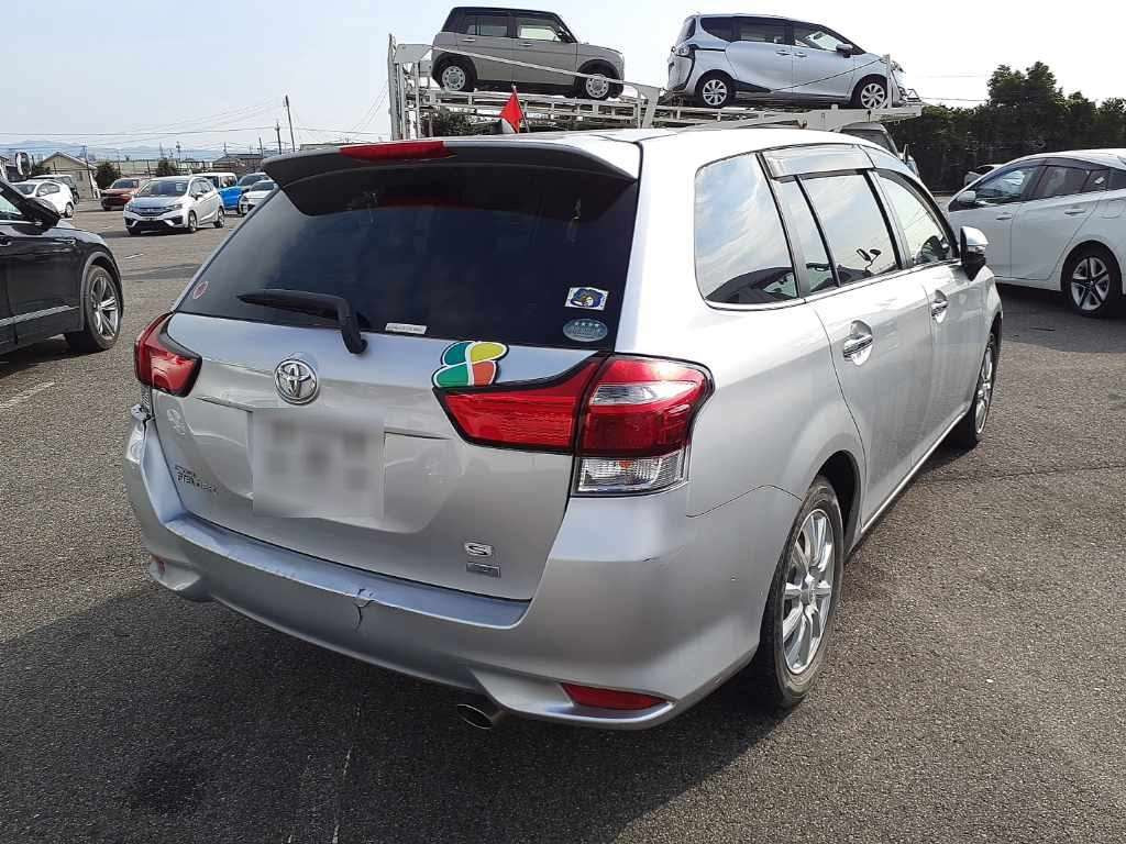 2017 Toyota Corolla Fielder ZRE162G[1]