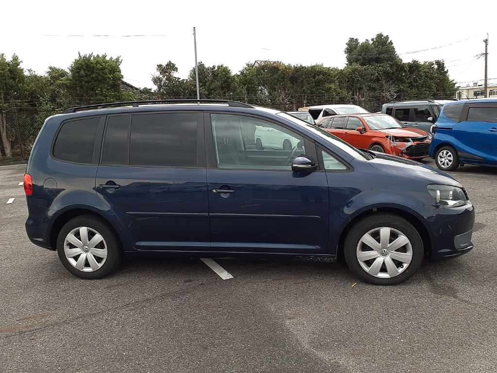 2013 Volkswagen Golf Touran 1TCTH[2]