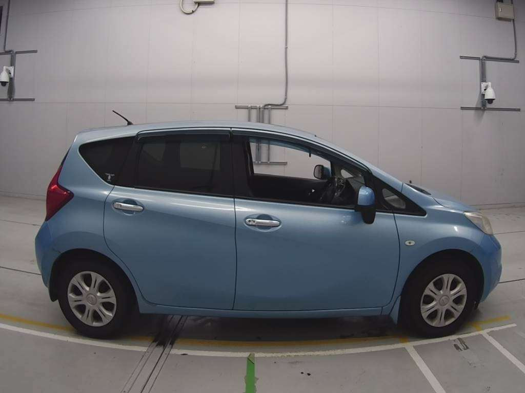 2013 Nissan Note E12[2]