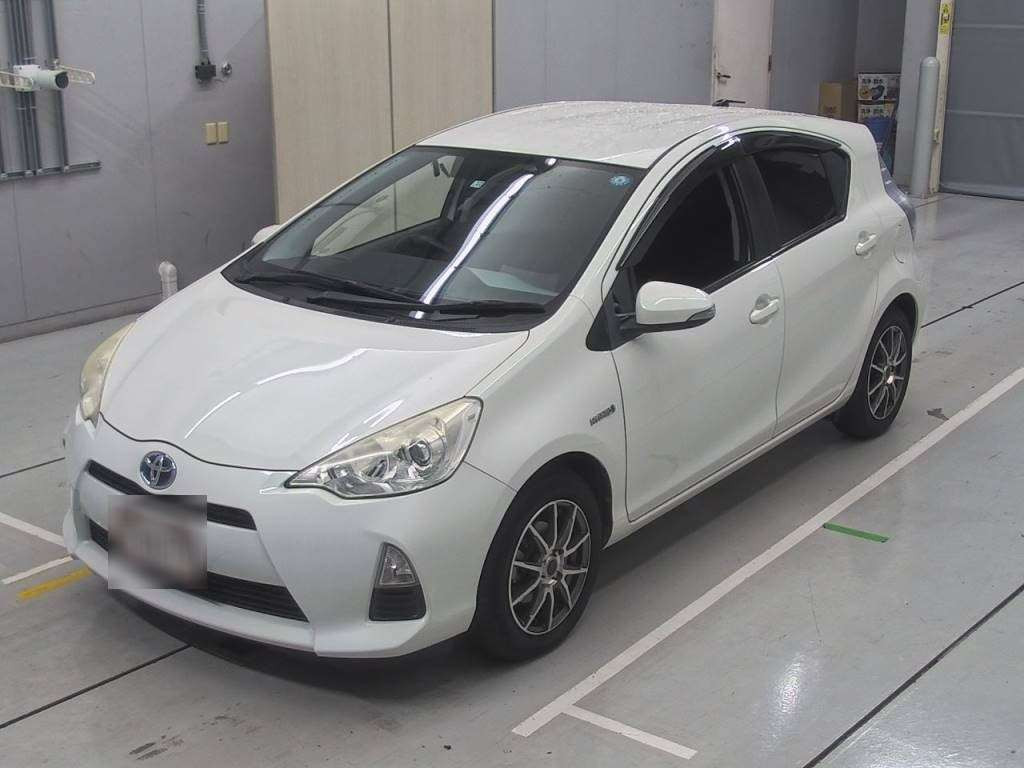 2013 Toyota Aqua NHP10[0]