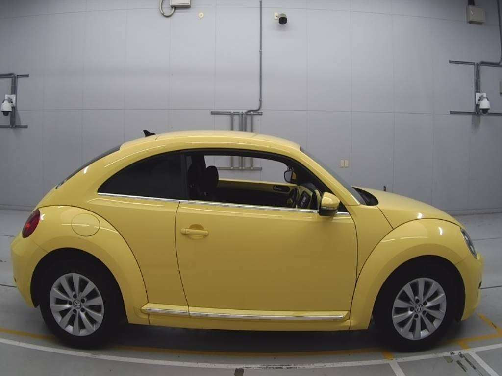 2015 Volkswagen Beetle 16CBZ[2]