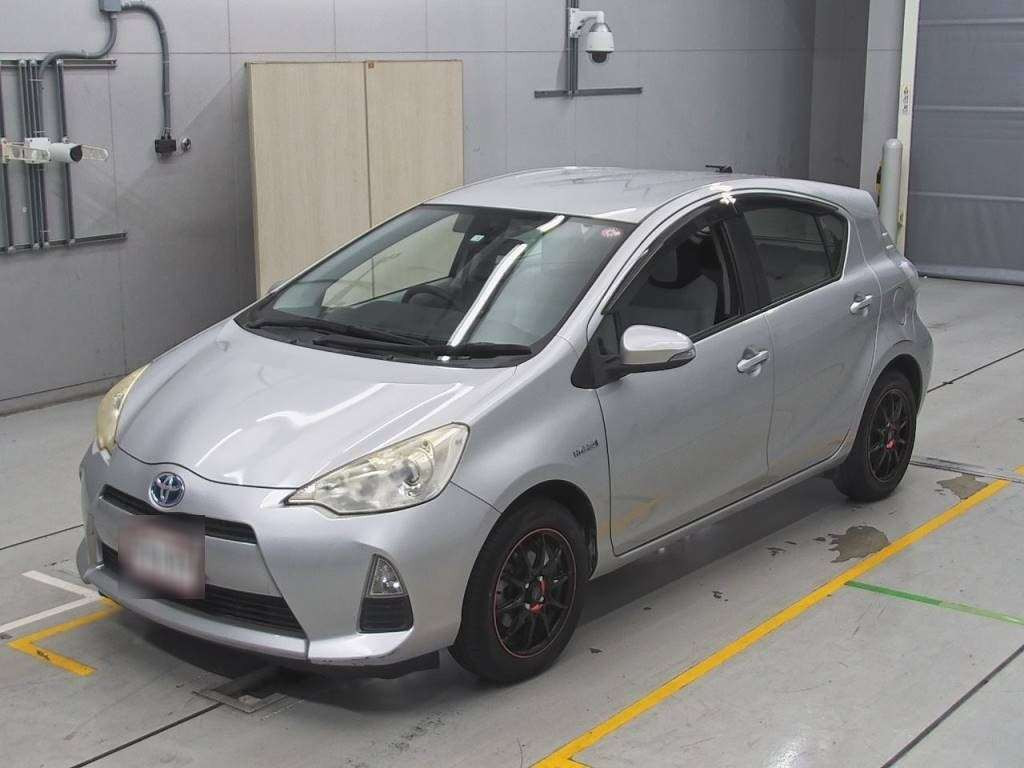 2012 Toyota Aqua NHP10[0]