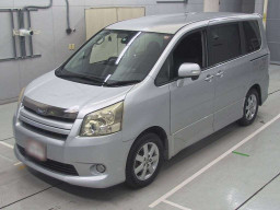 2009 Toyota Noah