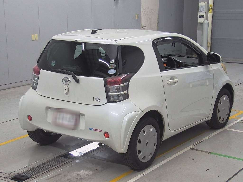 2009 Toyota iQ KGJ10[1]