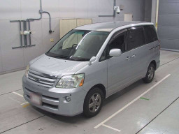 2006 Toyota Noah