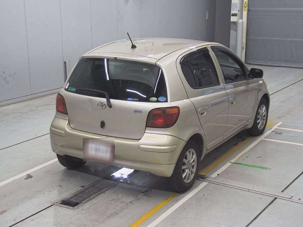 2004 Toyota Vitz SCP13[1]