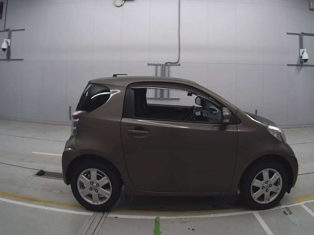 2012 Toyota iQ KGJ10[2]