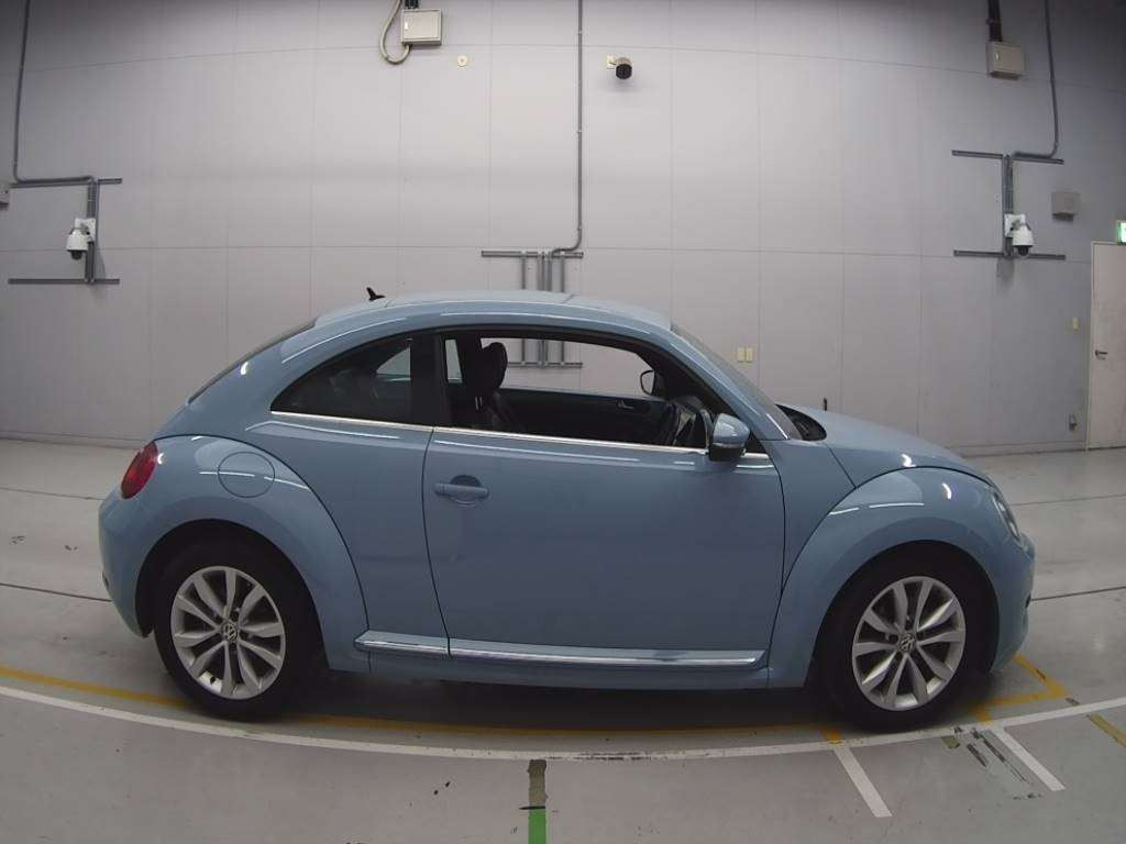 2012 Volkswagen Beetle 16CBZ[2]