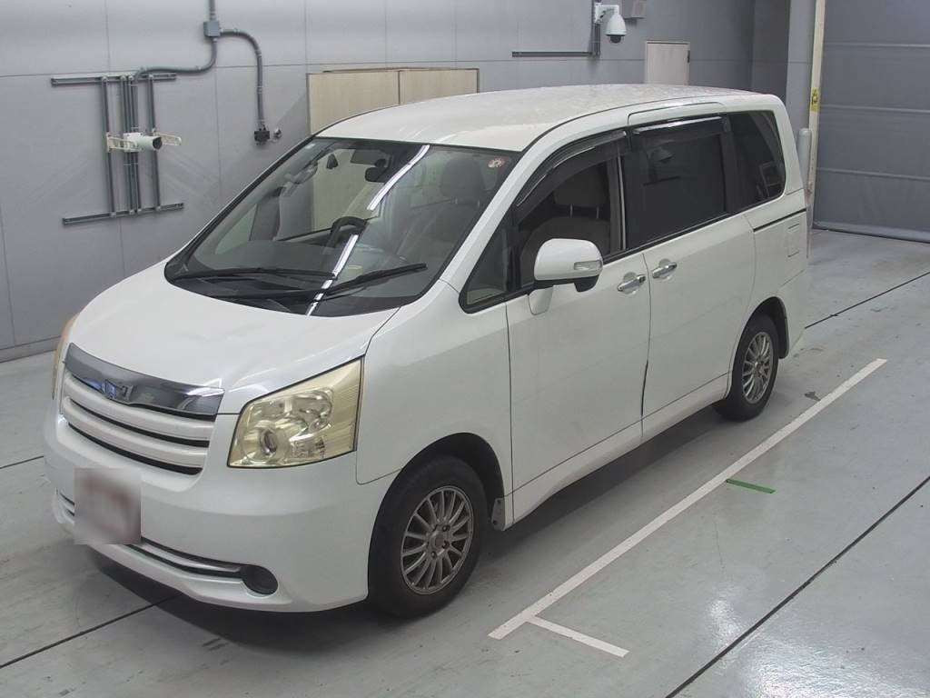 2010 Toyota Noah ZRR70G[0]