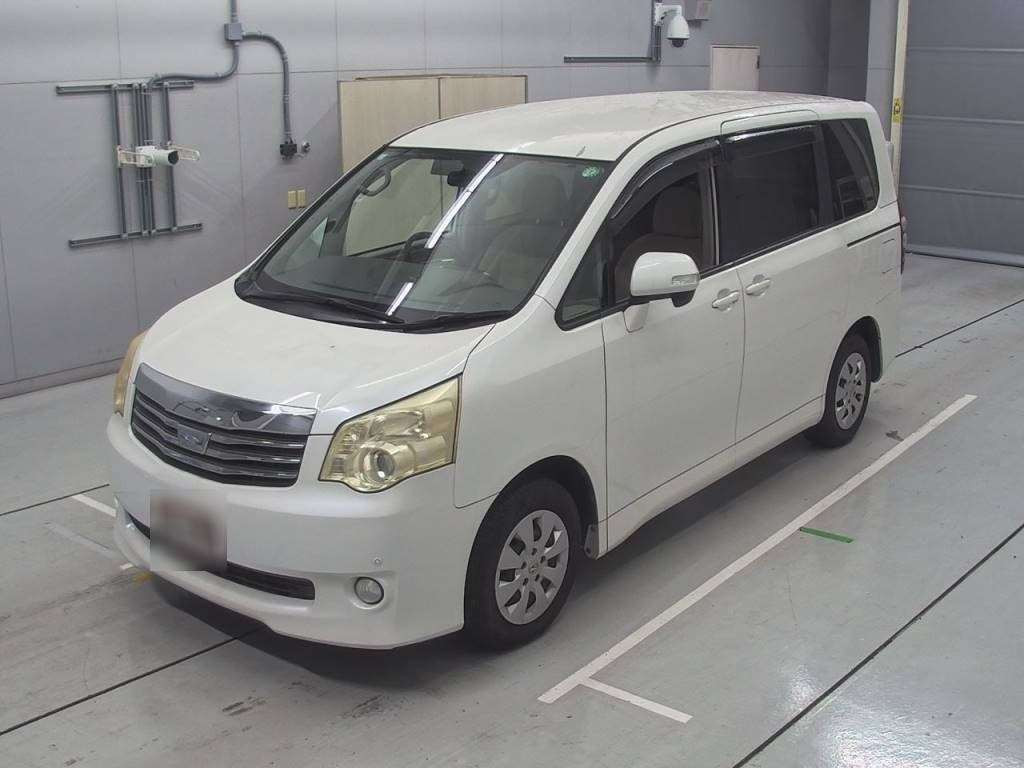 2010 Toyota Noah ZRR70G[0]